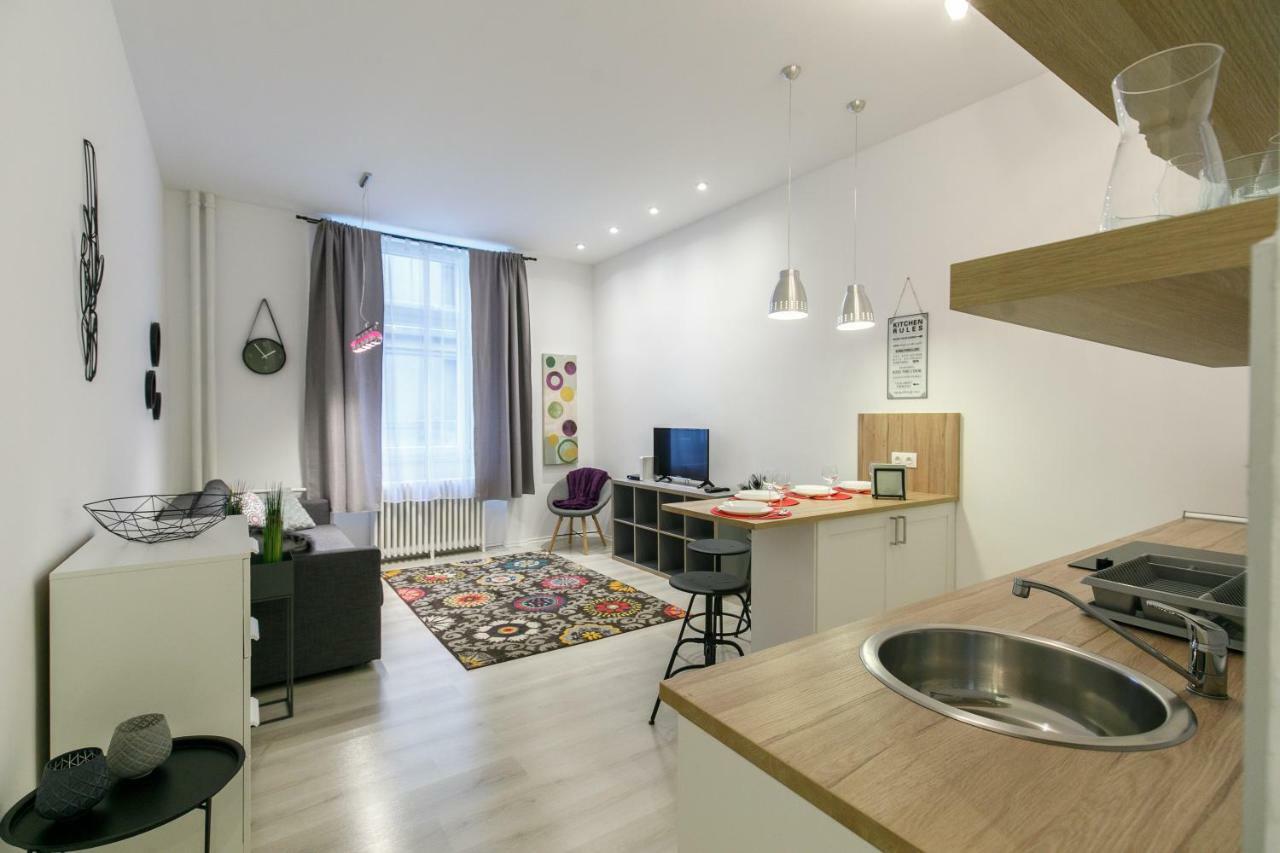 Ella Apartment Budapest Bagian luar foto